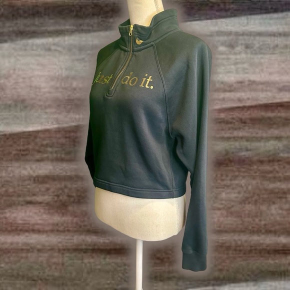 Nike Sportswear ‘Funnel-Neck 1/2 Zip Sweater’ in Black & Gold Size XS - Picture 8 of 16